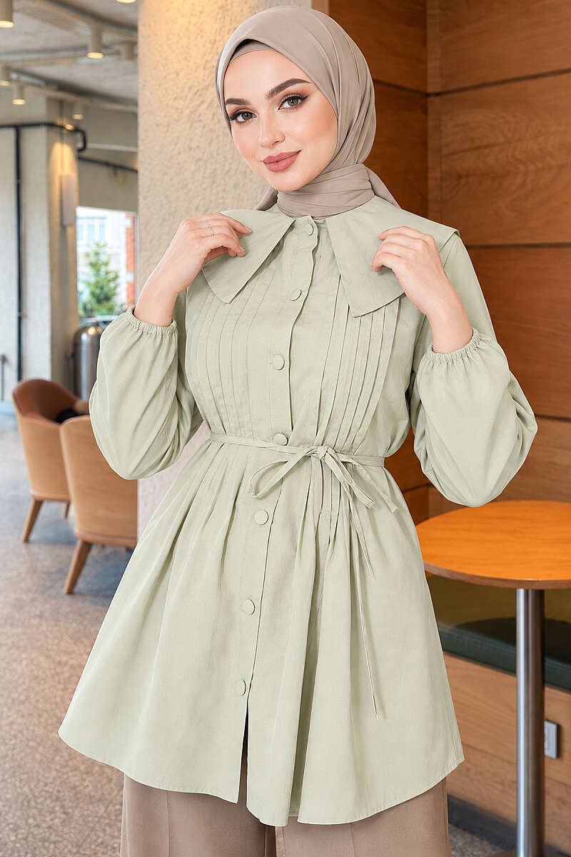 Pleated-Front Sailor-Collar Shirt - Almond Green