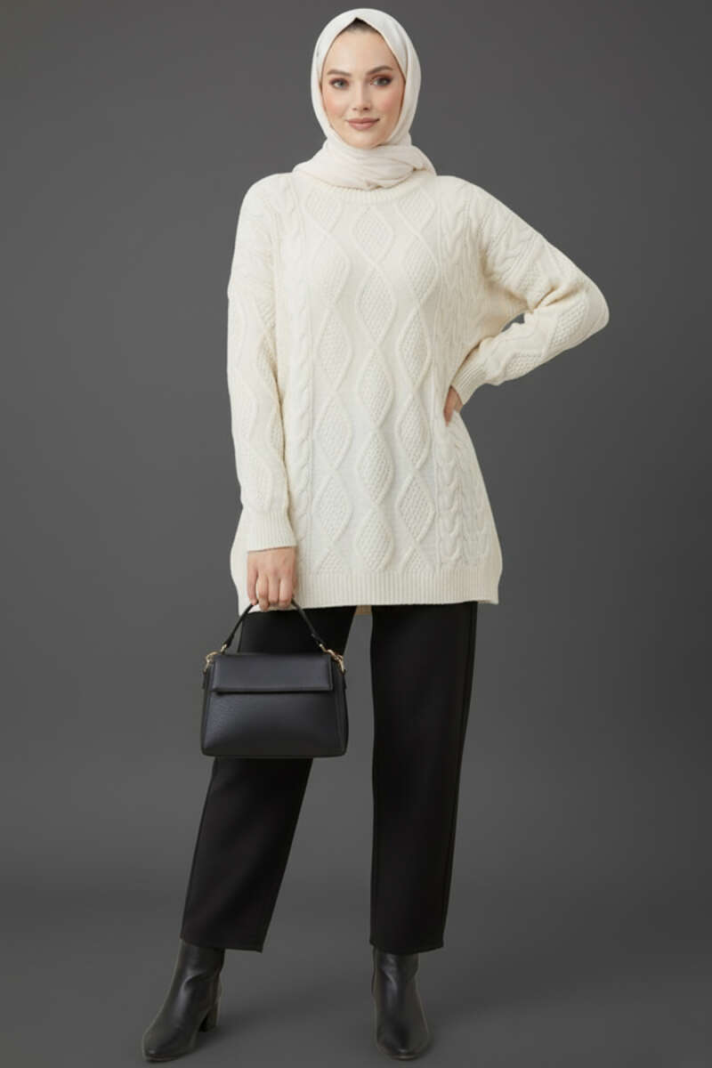 Chunky Knit Sweater - Ecru