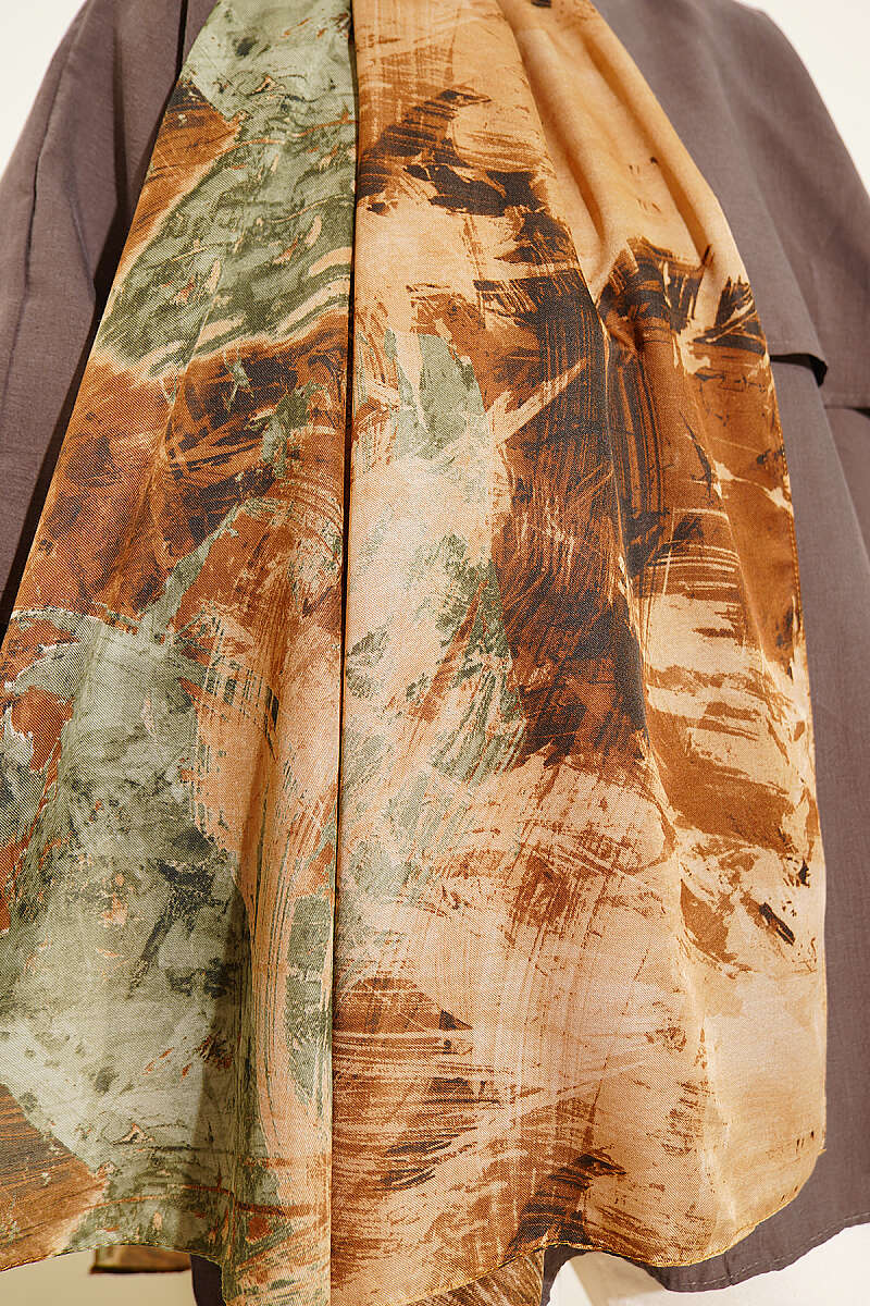 Vio Light Palette Print Shawl - Camel
