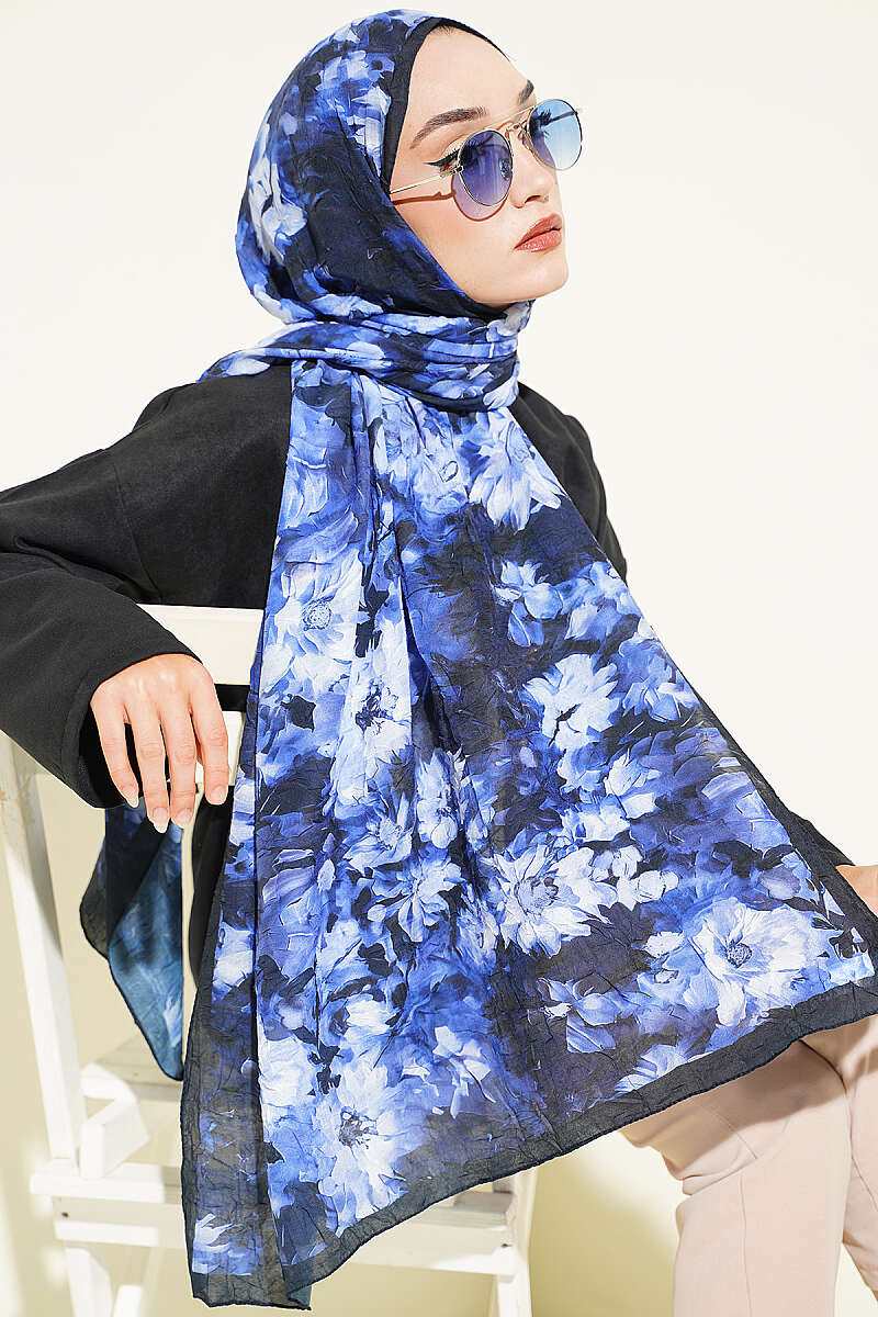 Daisy Print Bamboo Crinkle Shawl - Navy