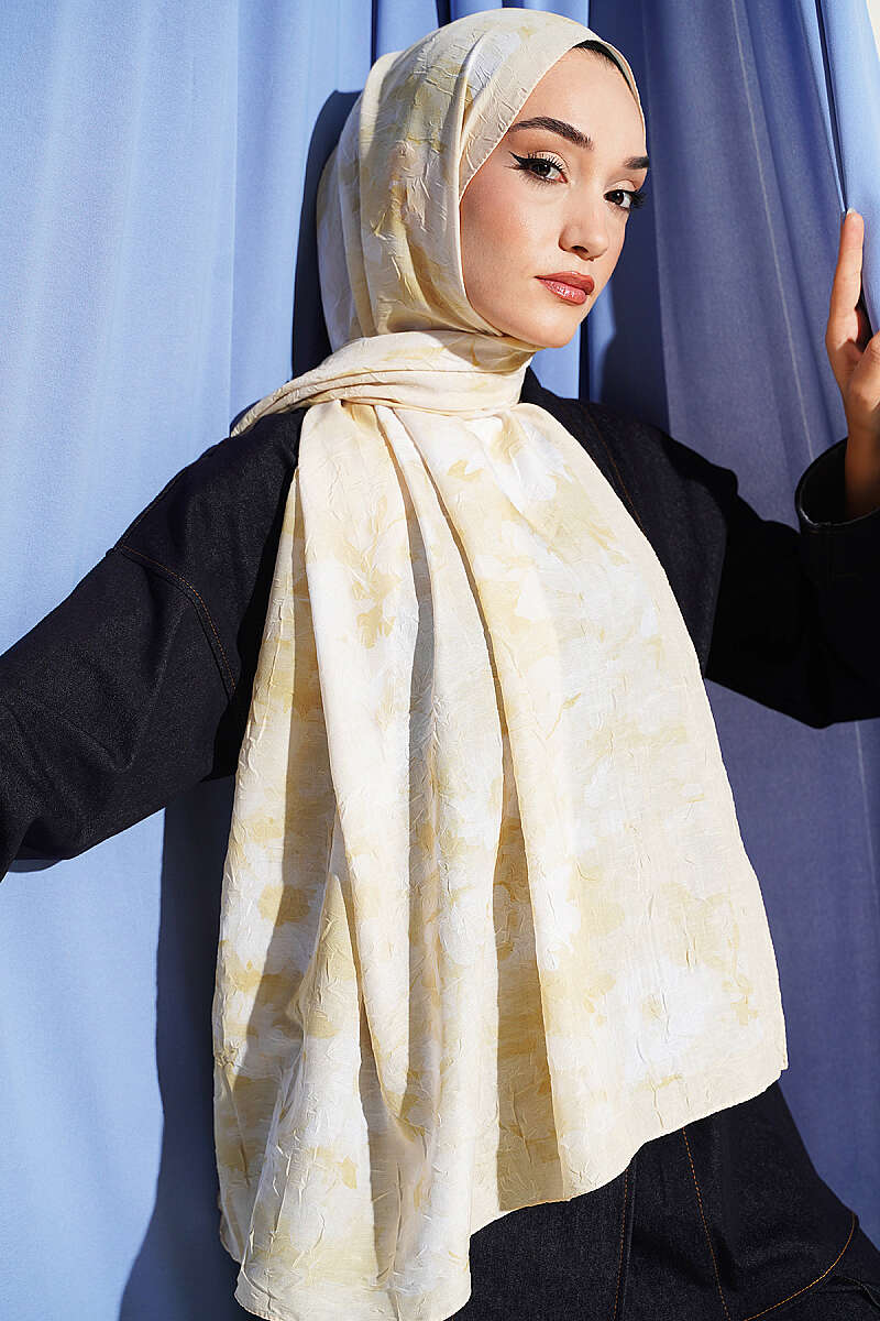 Daisy Print Bamboo Crinkle Shawl - Yellow