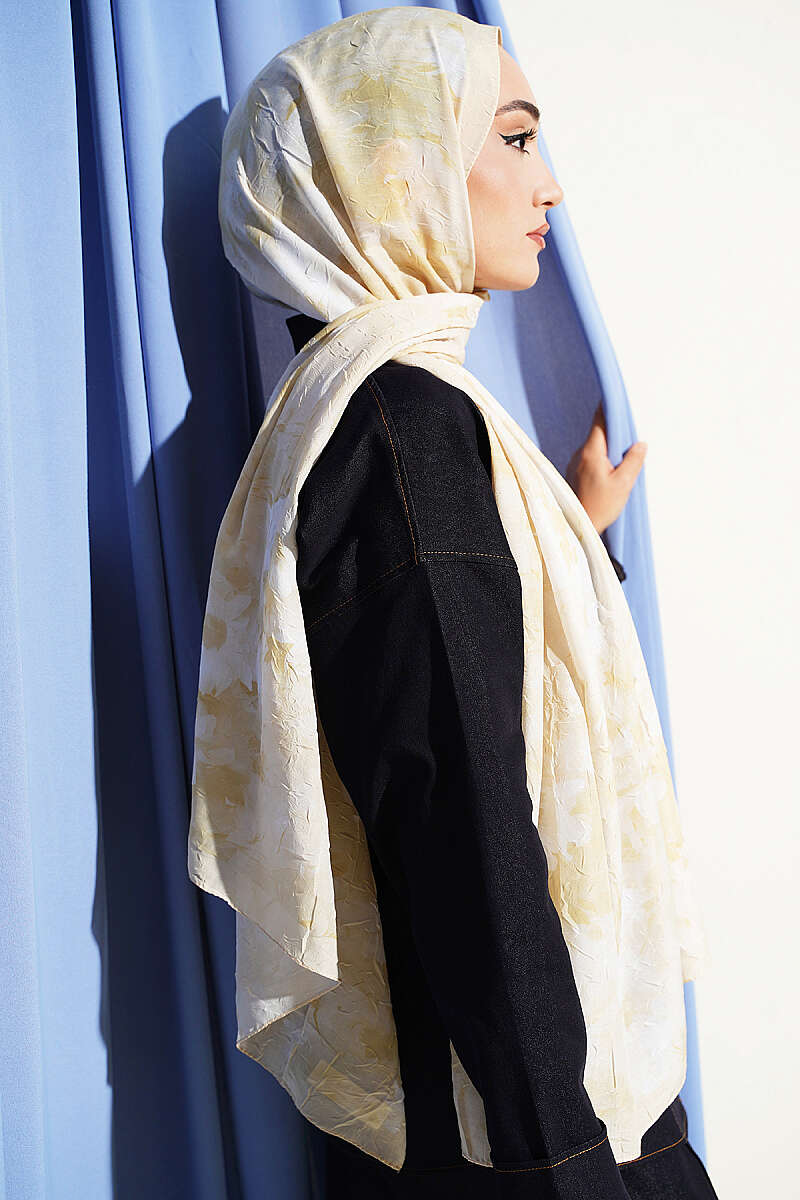 Daisy Print Bamboo Crinkle Shawl - Yellow