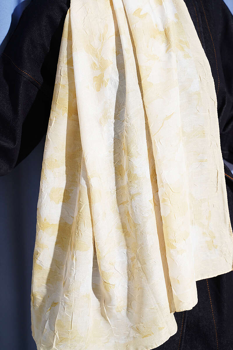 Daisy Print Bamboo Crinkle Shawl - Yellow