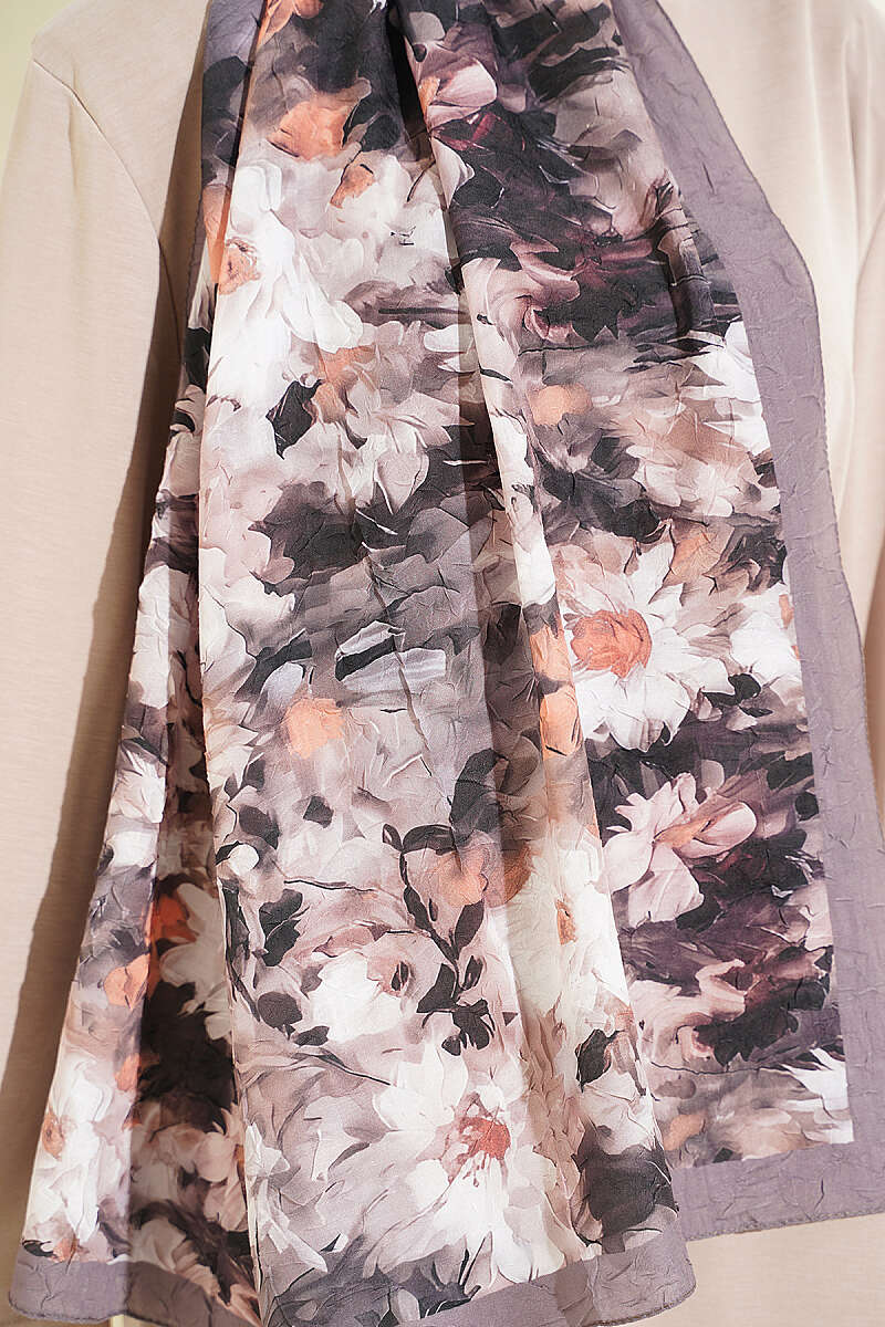 Daisy Print Bamboo Crinkle Shawl - Mink