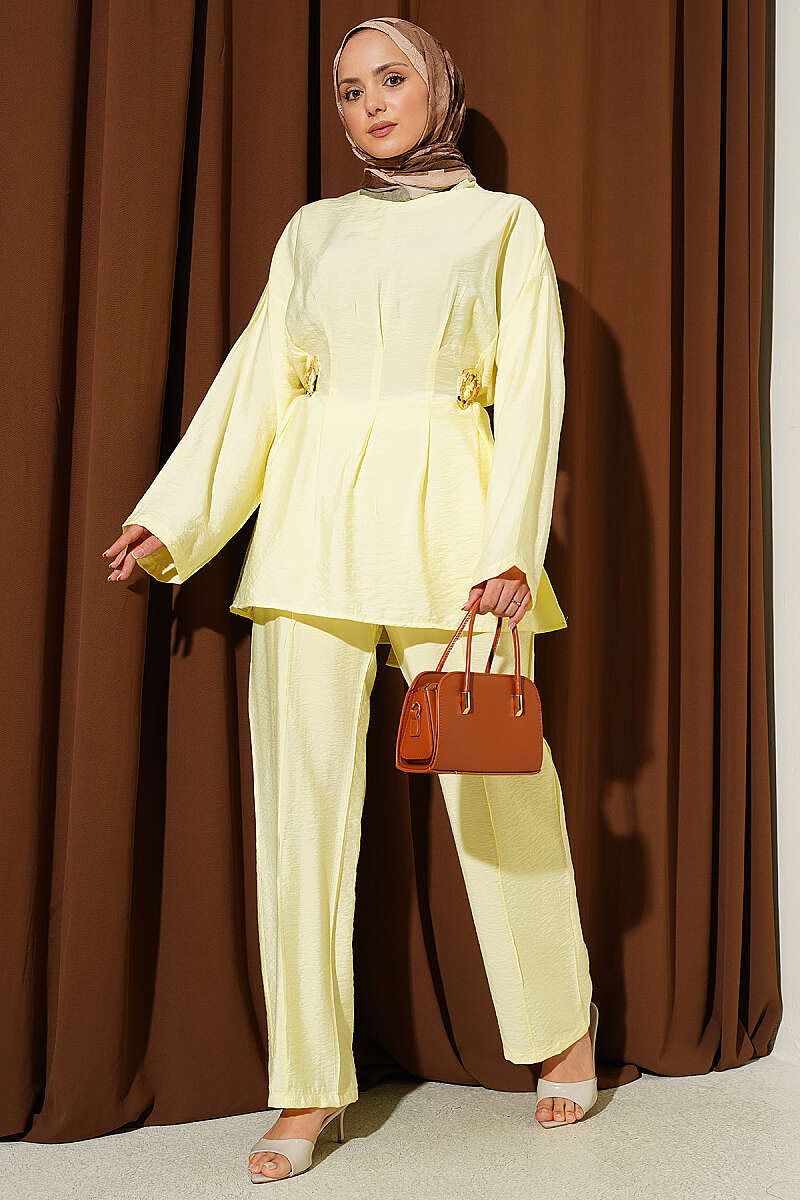 Set with Darts, Buckle and Side Sash - Yellow