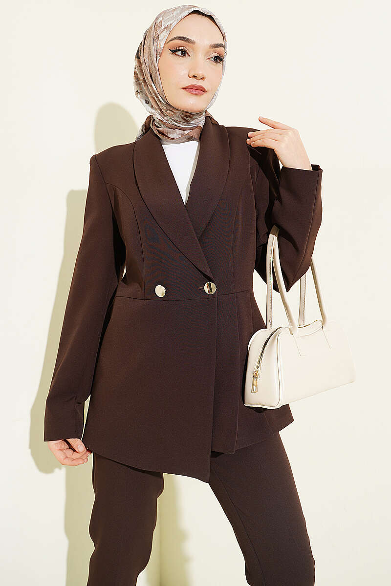 Two-Piece Set with Pleated Blazer - Brown