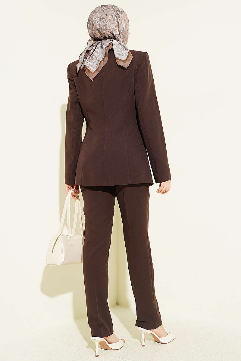 Two-Piece Set with Pleated Blazer - Brown