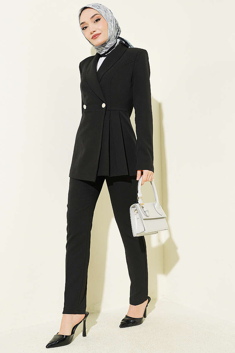 Two-Piece Set with Pleated Blazer - Black