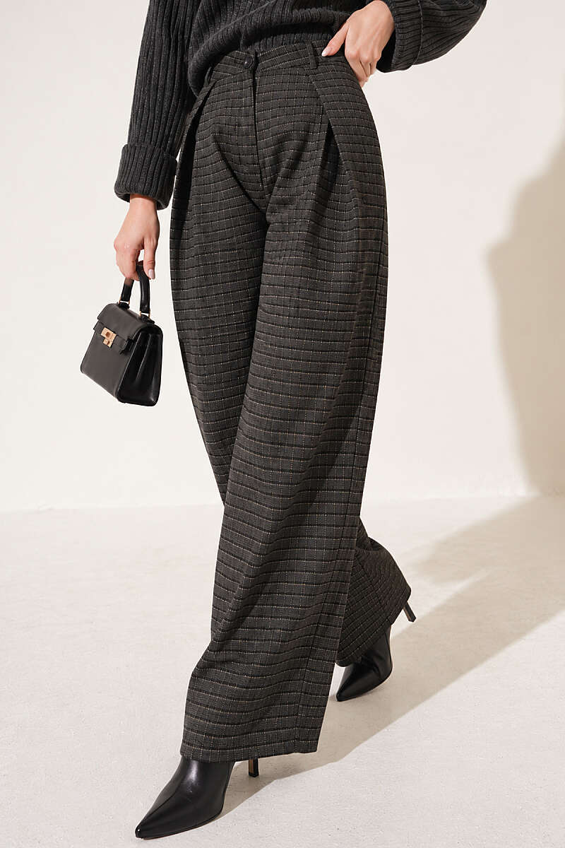 Pleated Plaid Trousers - Khaki