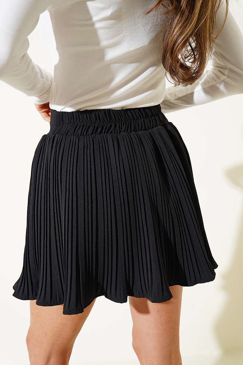 Plissé-Detail Mini Skirt - Black