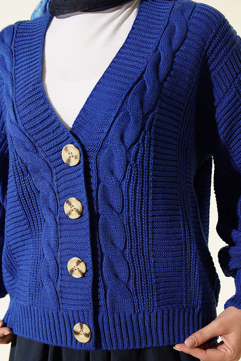 Short Cable-Knit Button Cardigan - Saxe Blue