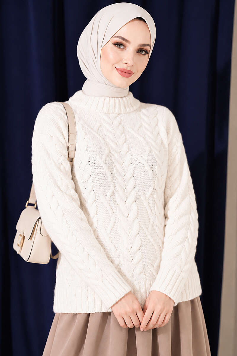 Cable-Knit Sweater - Ecru