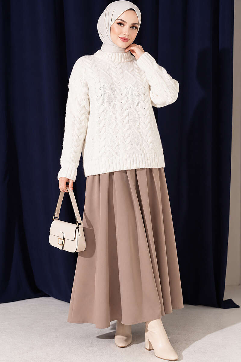 Cable-Knit Sweater - Ecru