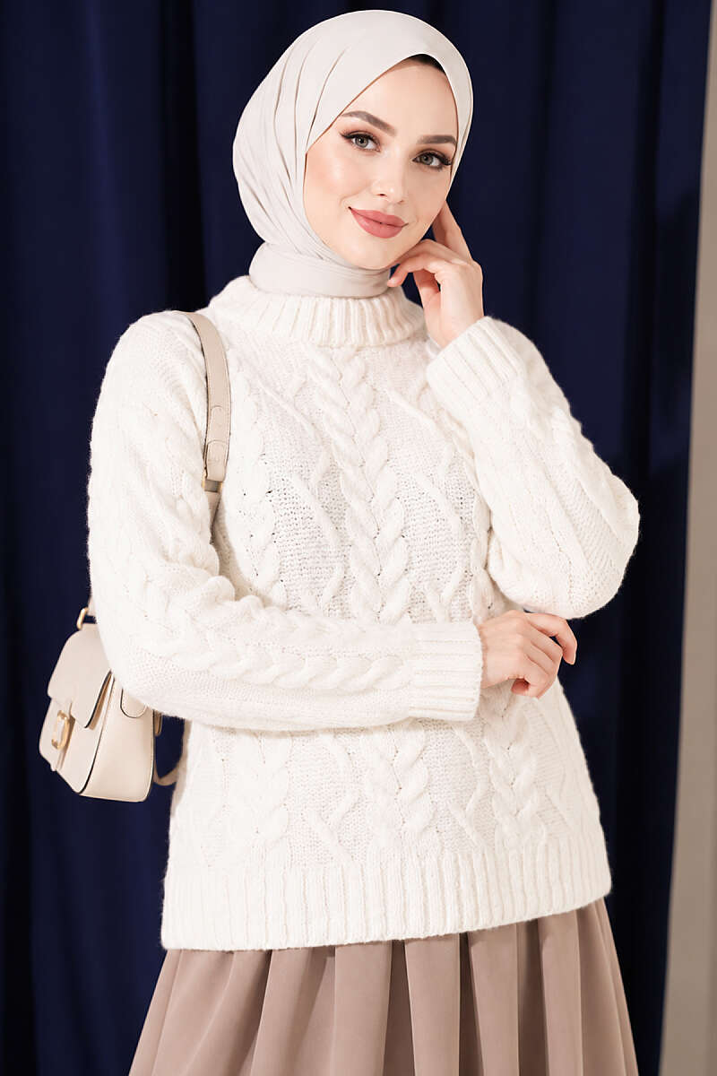 Cable-Knit Sweater - Ecru