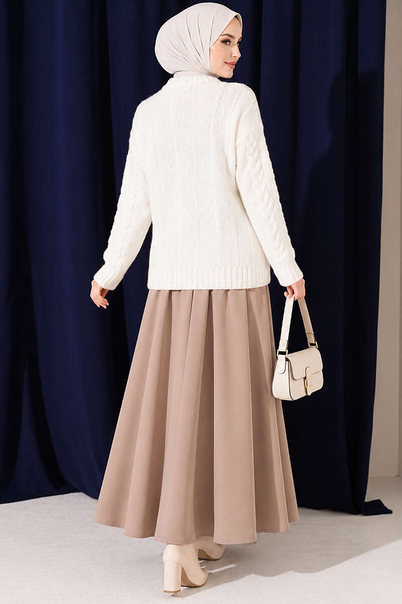 Cable-Knit Sweater - Ecru