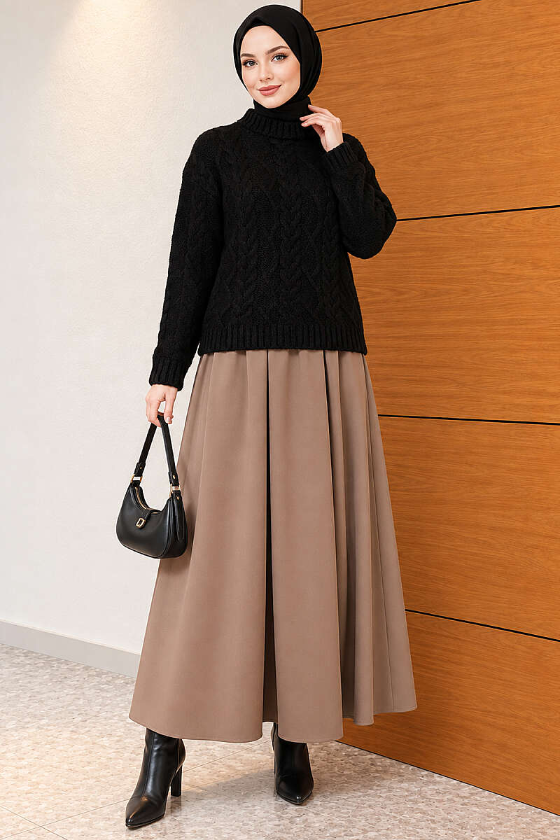 Cable-Knit Sweater - Black