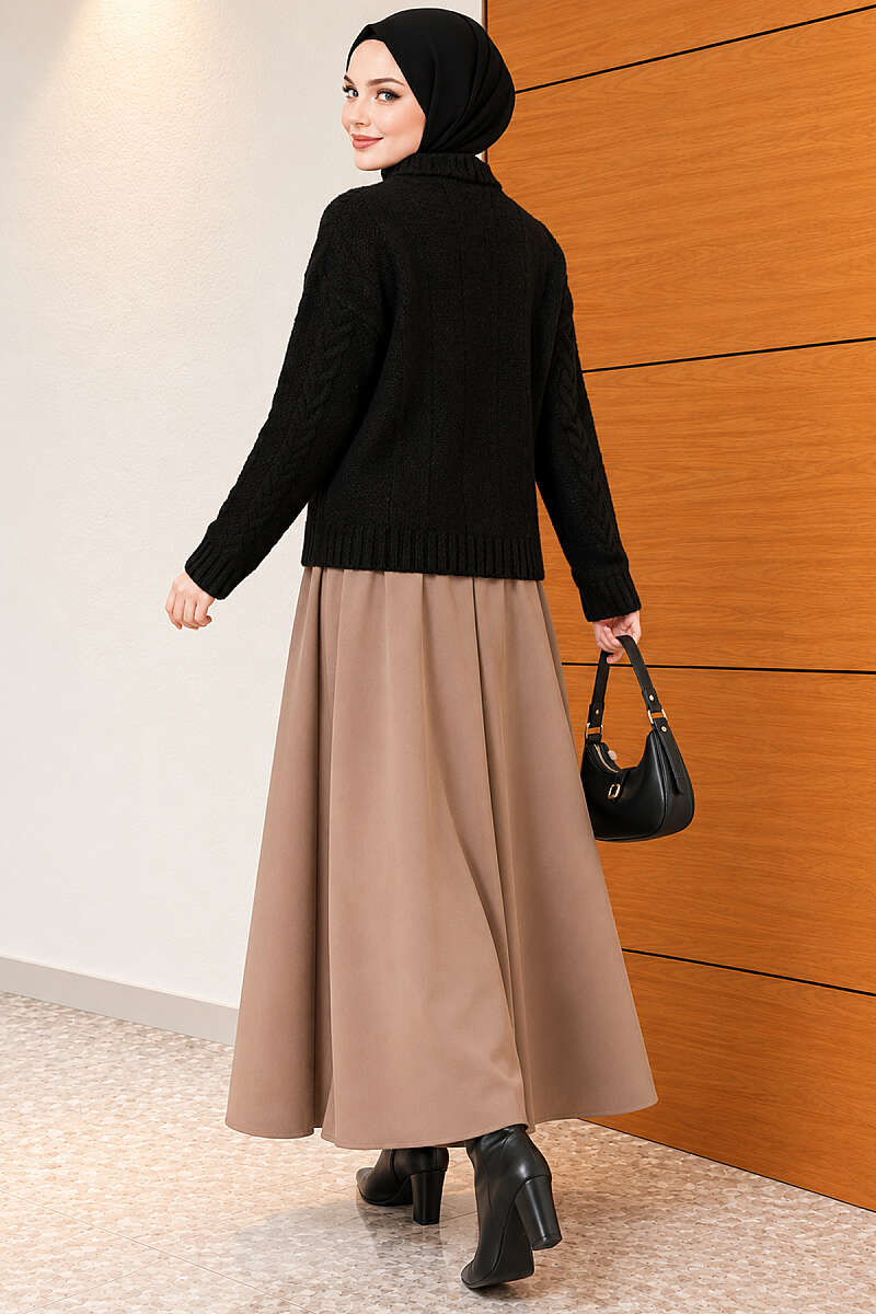 Cable-Knit Sweater - Black
