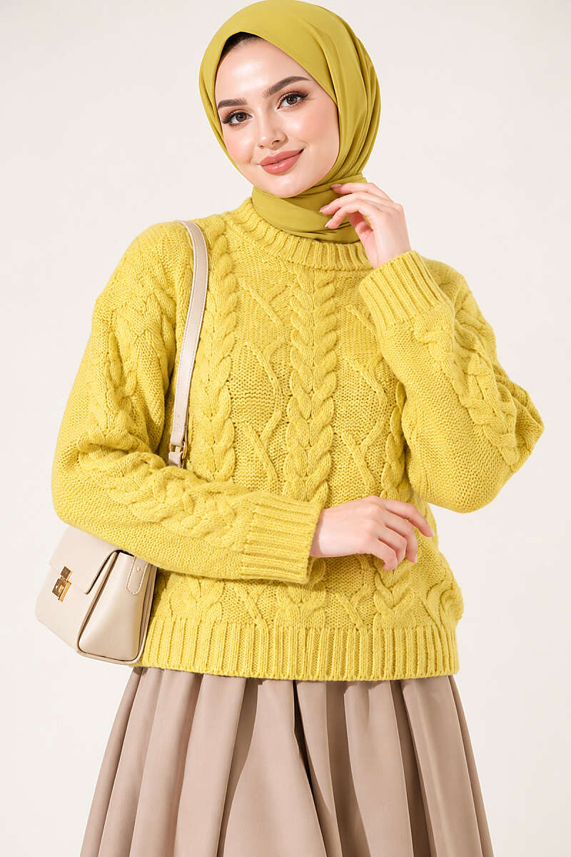 Cable-Knit Sweater - Olive