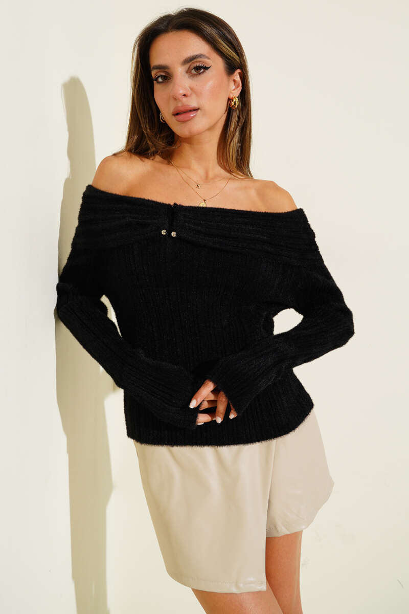 Fluffy Madonna-Neck Sweater - Black