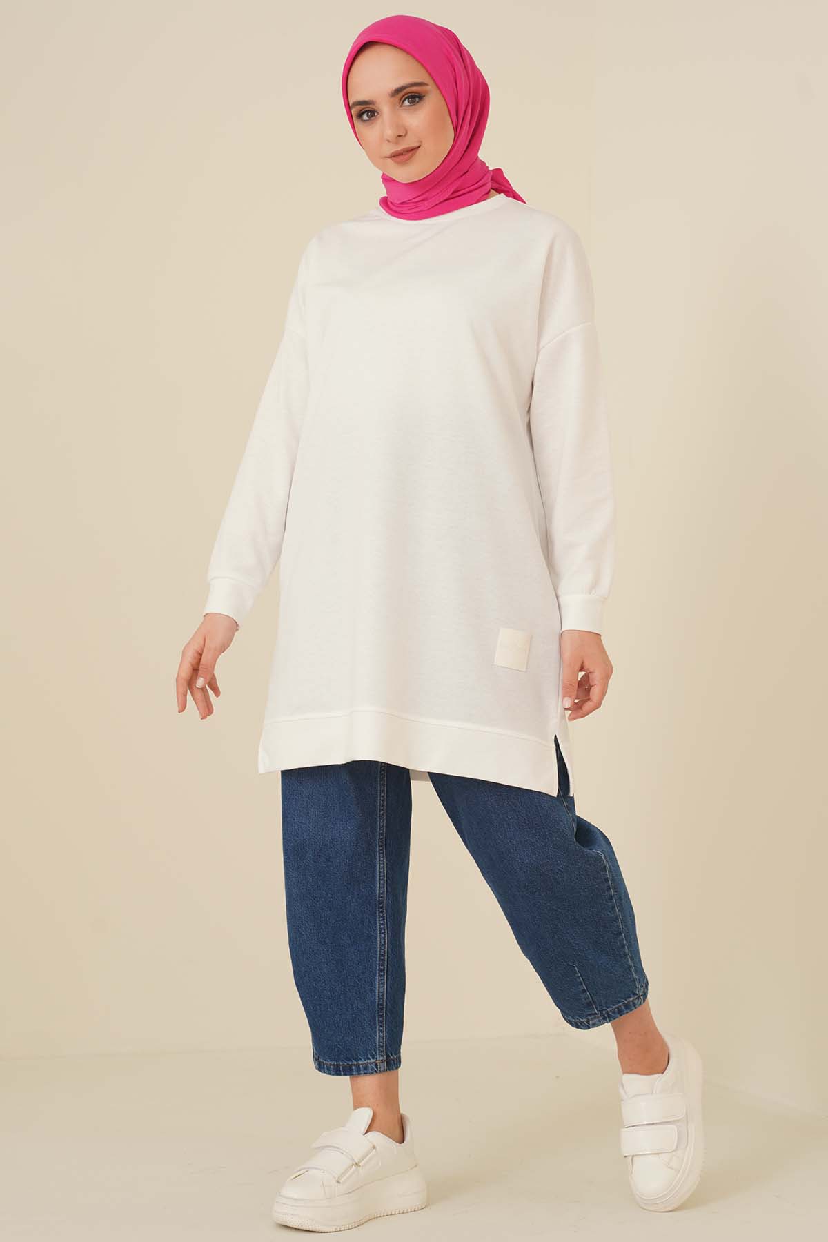 Loose Tunic with Emblem - White
