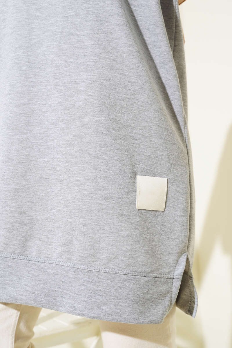 Loose Tunic with Emblem - Grey