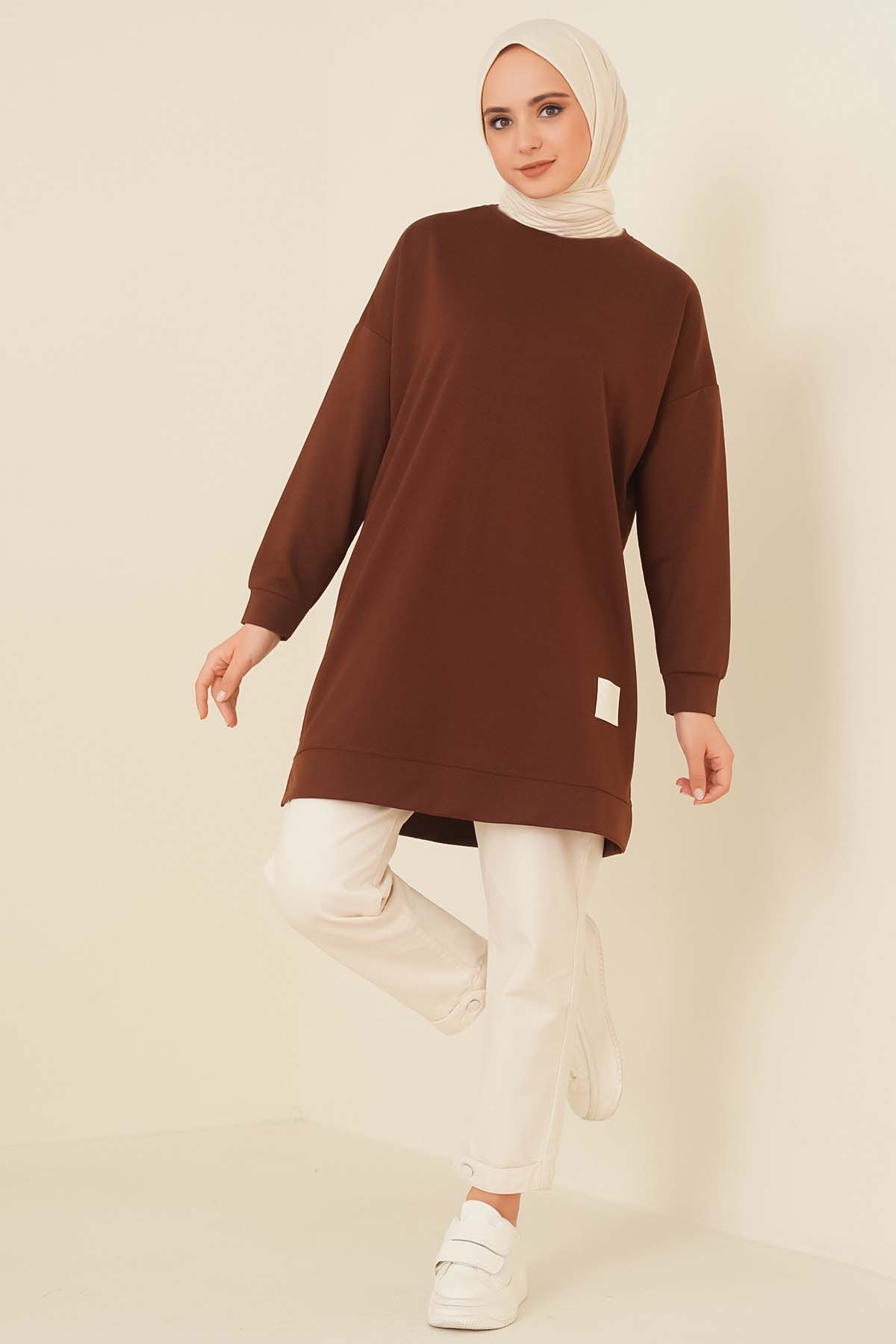 Loose Tunic with Emblem - Brown