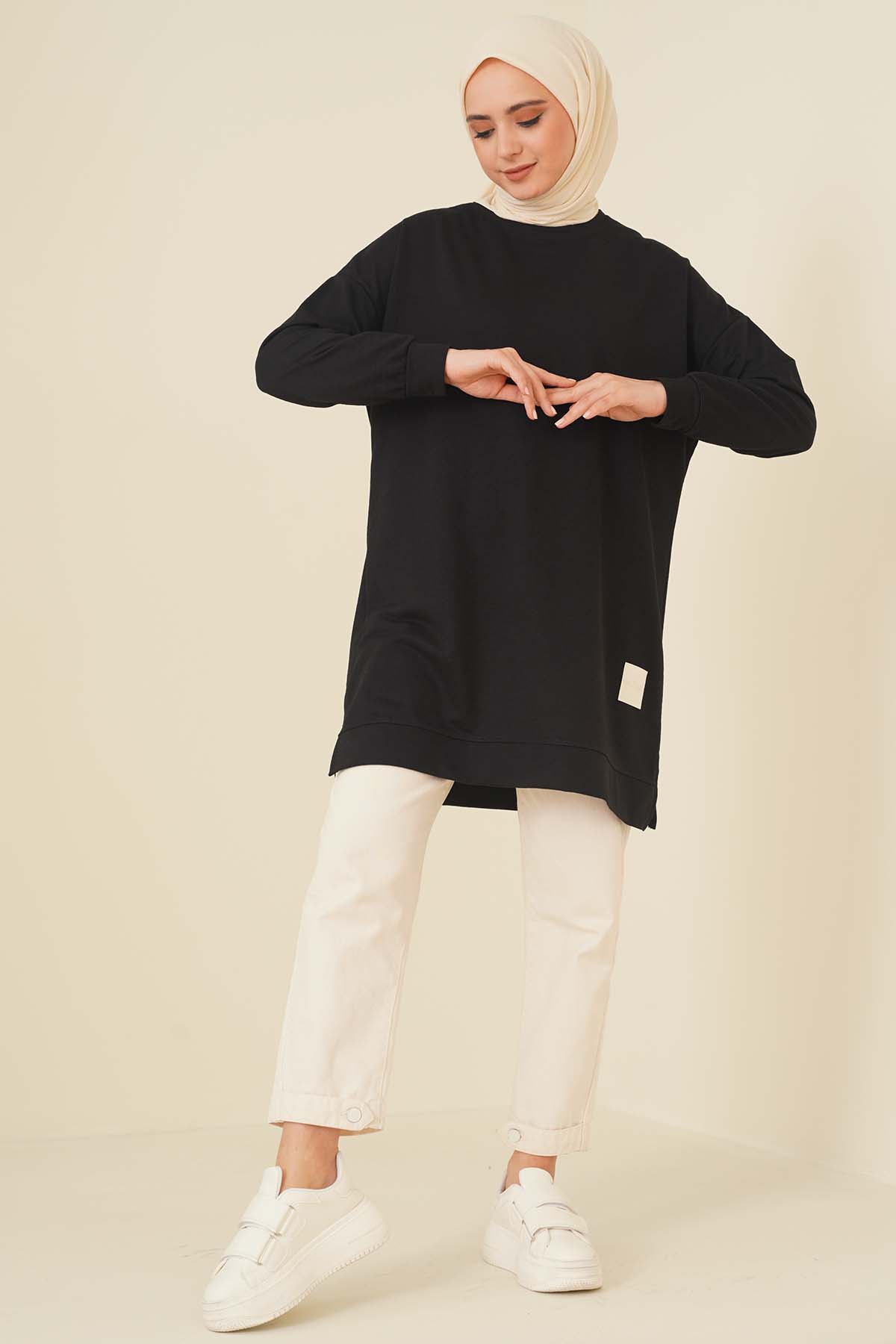 Loose Tunic with Emblem - Black