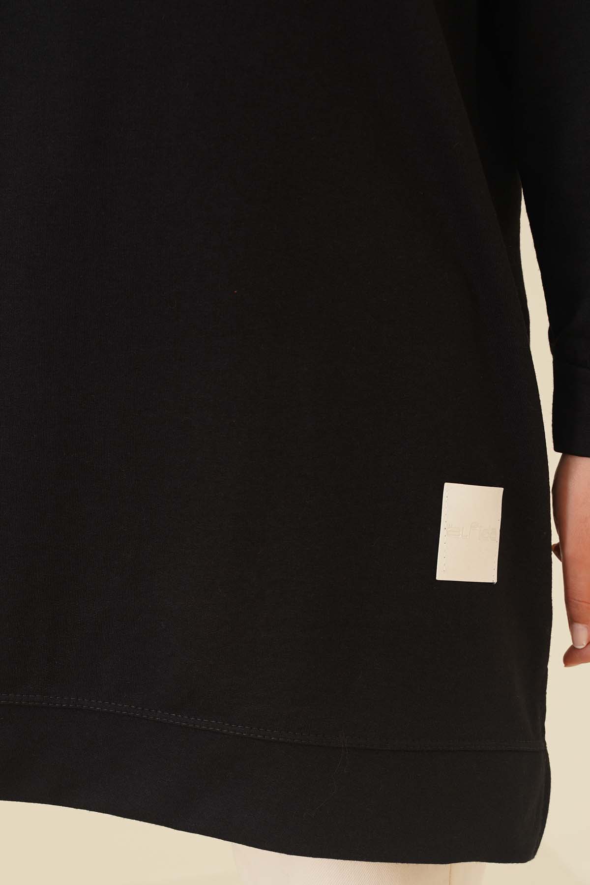 Loose Tunic with Emblem - Black