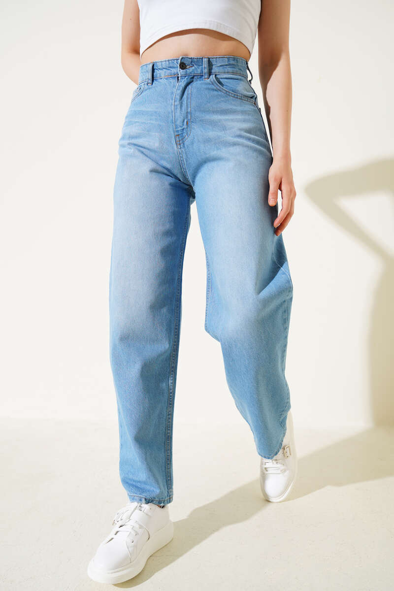 Loose Wide-Leg Baggy Jeans - Mid Blue