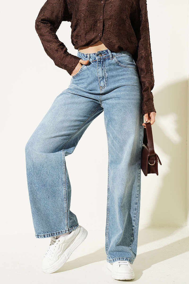 Loose Wide-Leg Denim Palazzo Pants - Light Blue