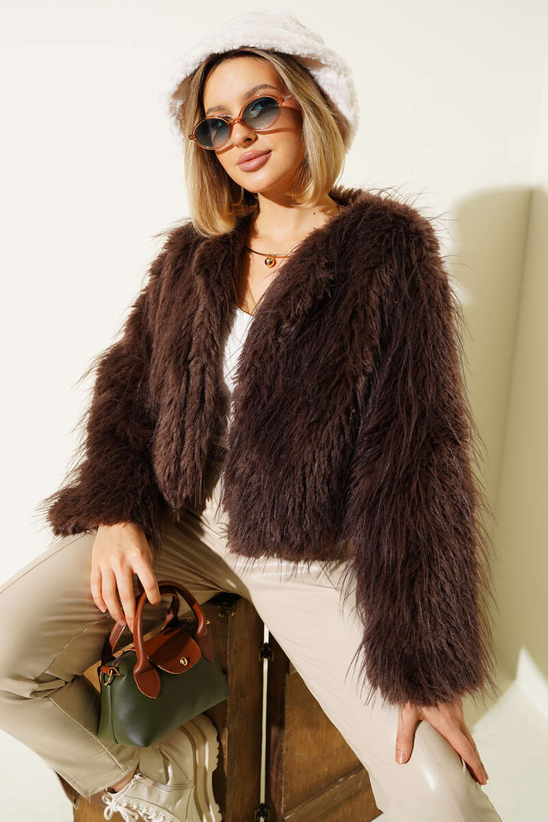 Short Loose Faux Fur Coat - Brown
