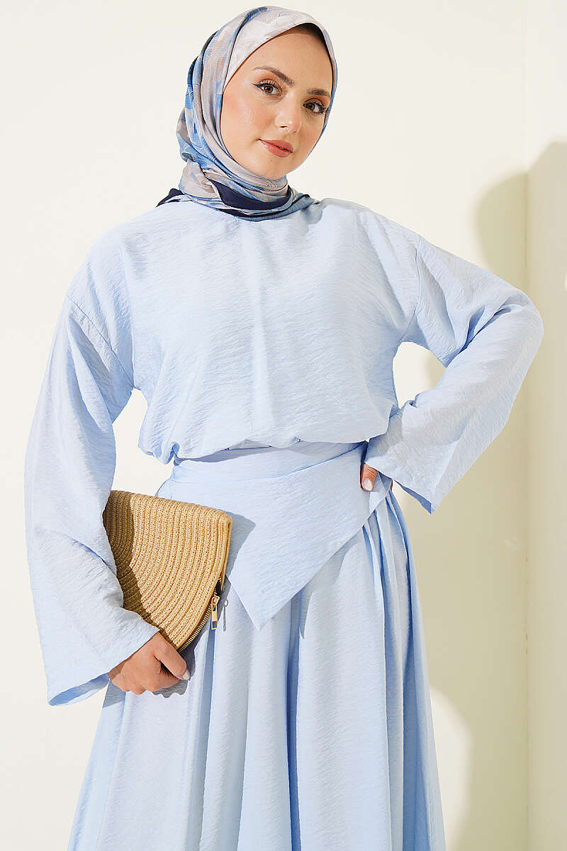 Two-Piece Set with Loose Trousers - Light Blue