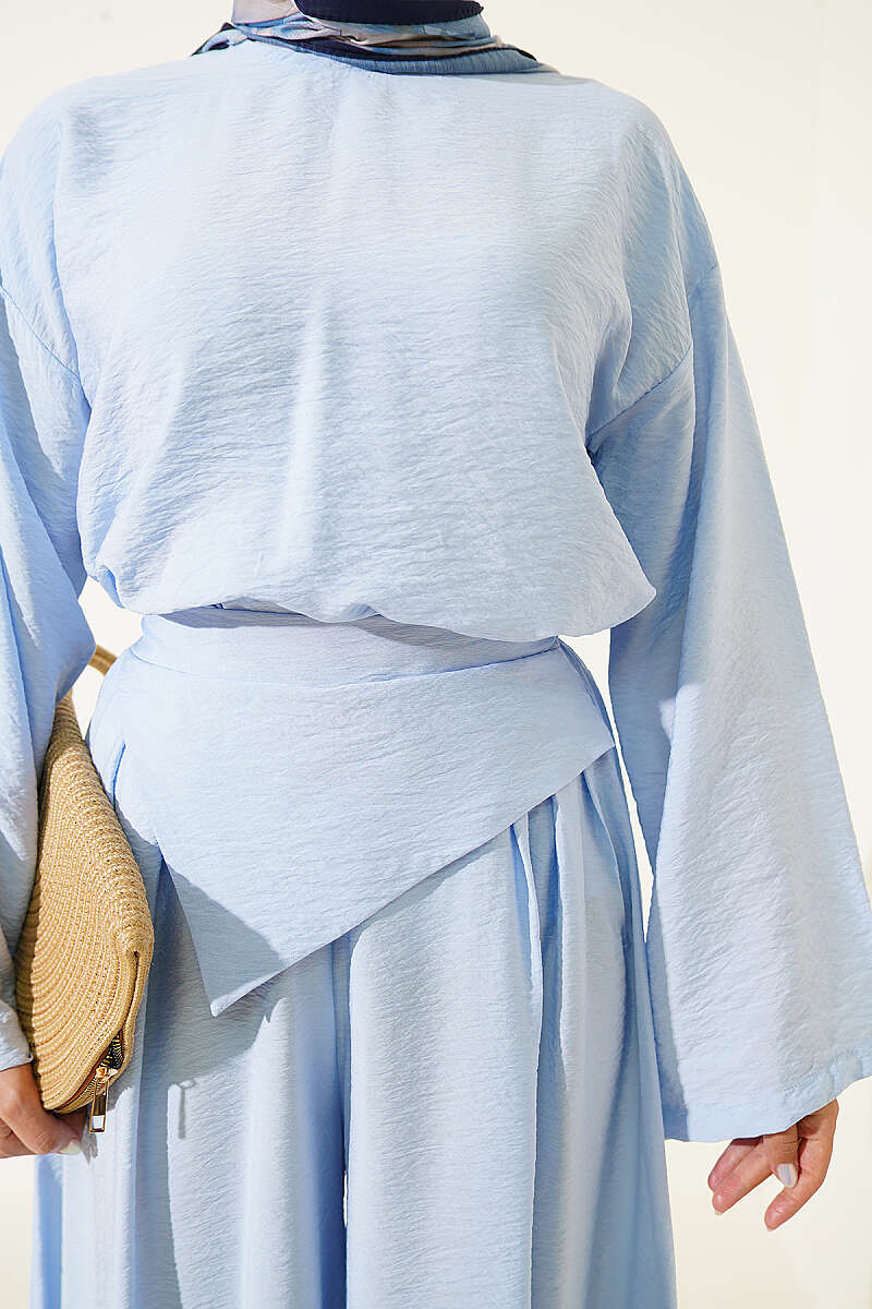 Two-Piece Set with Loose Trousers - Light Blue