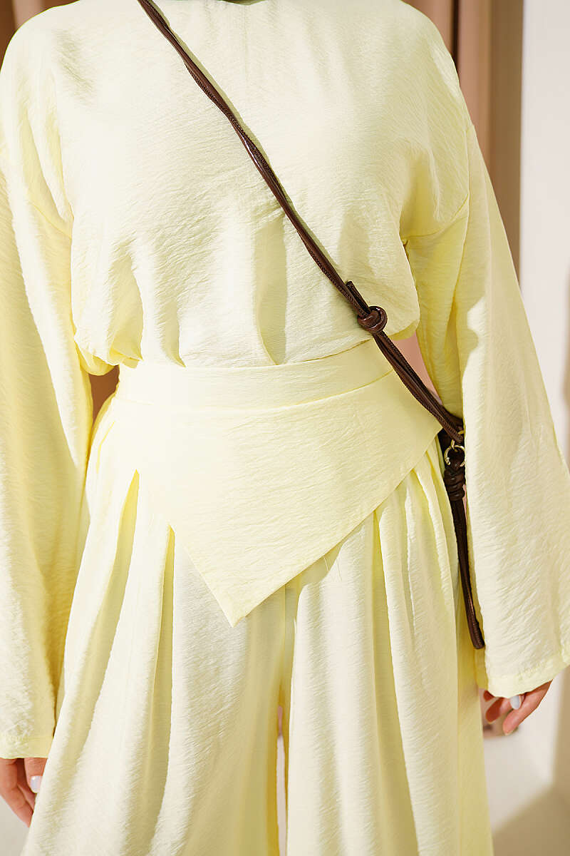 Two-Piece Set with Loose Trousers - Yellow