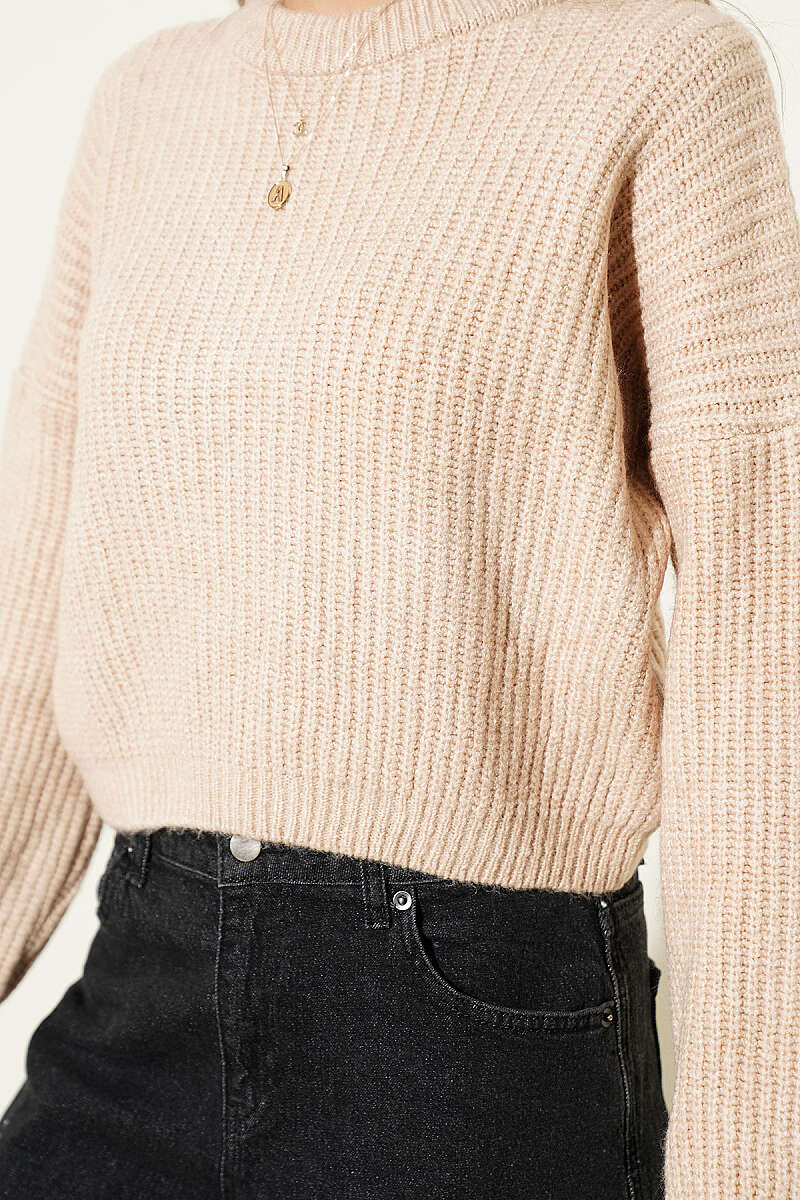 Short Soft Knit Sweater in Salonica Stitch - Beige