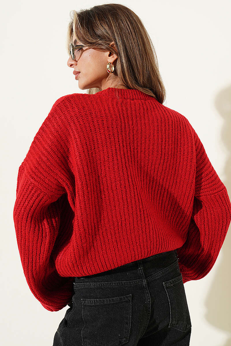 Short Soft Knit Sweater in Salonica Stitch - Burgundy