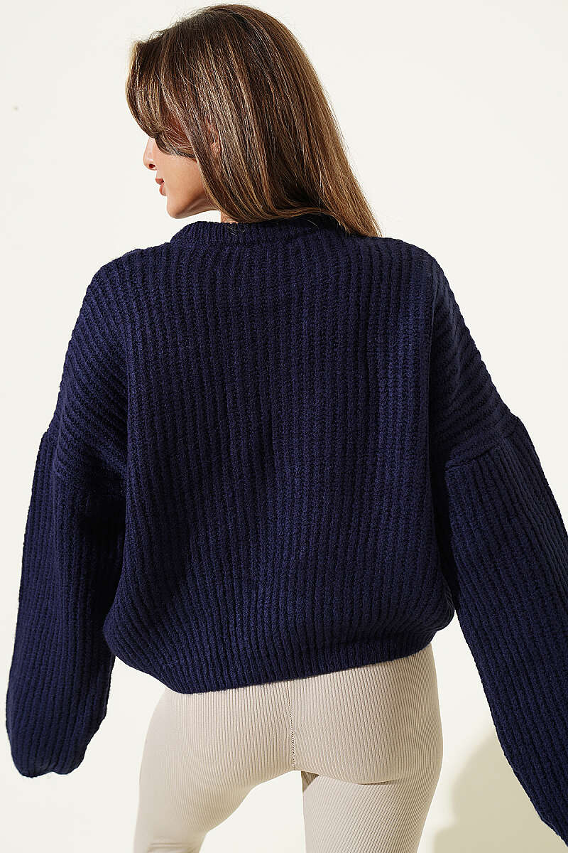Short Soft Knit Sweater in Salonica Stitch - Navy