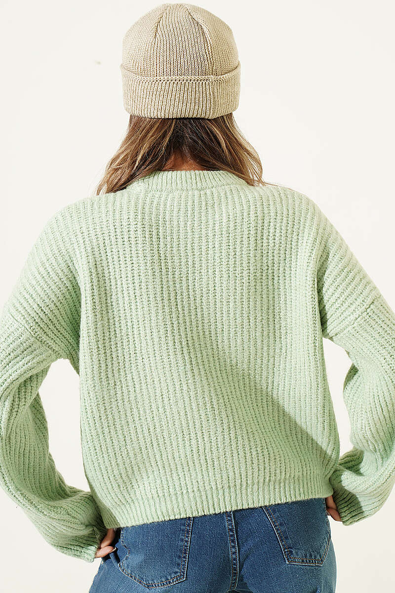 Short Soft Knit Sweater in Salonica Stitch - Mint
