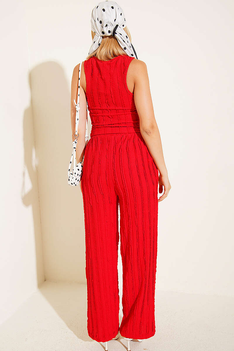 Sleeveless Crew-Neck Two-Piece Set - Red