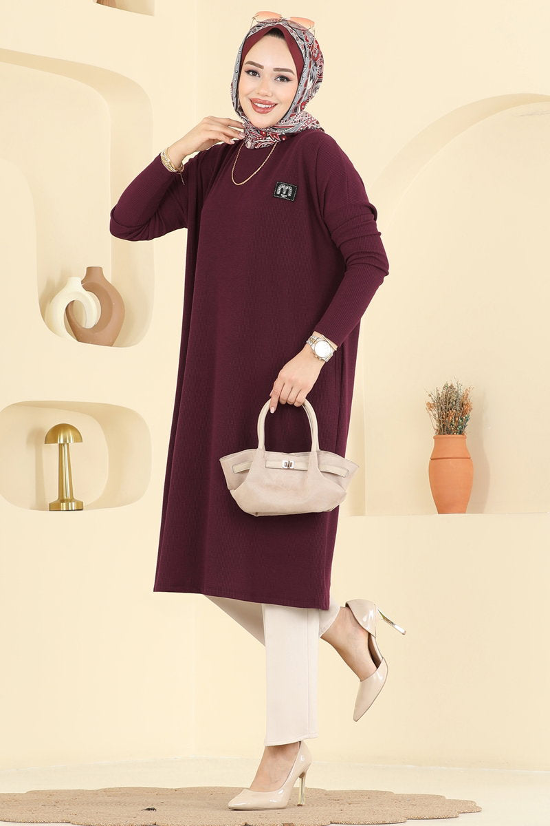 Elegant Twisted Knit Tunic with Emblem - Burgundy