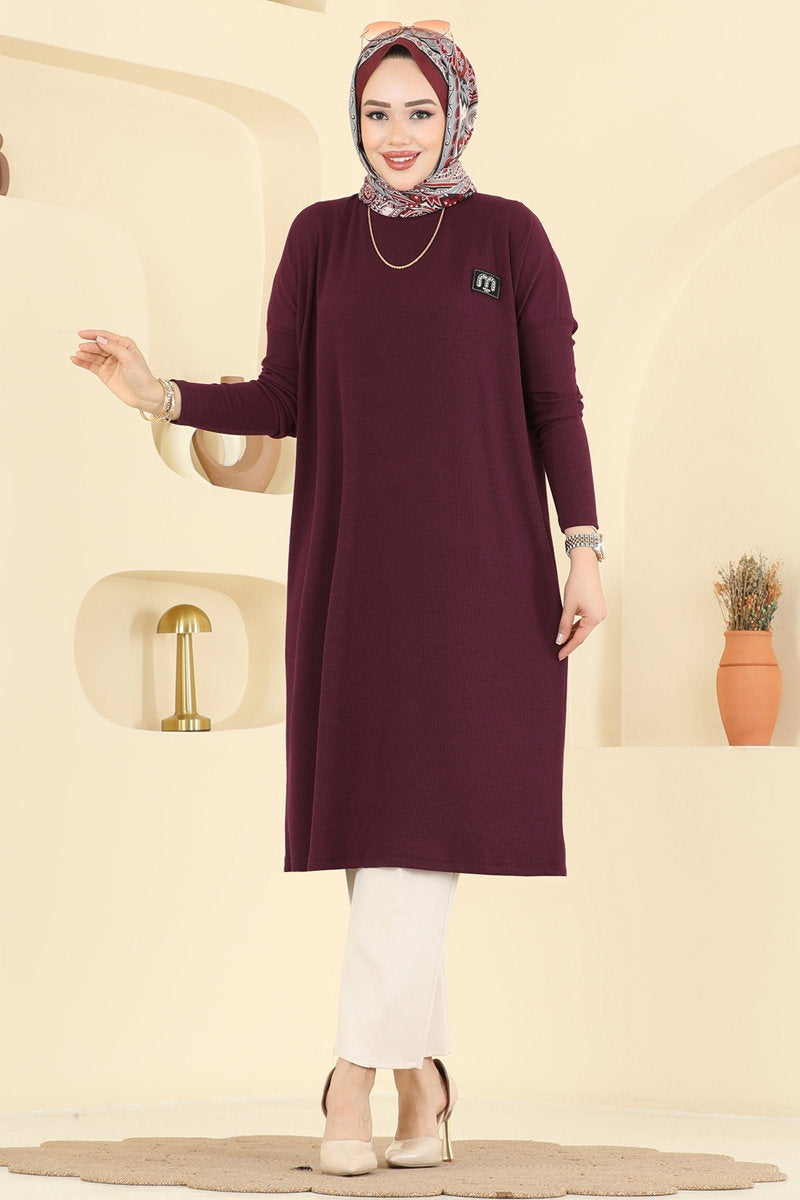 Elegant Twisted Knit Tunic with Emblem - Burgundy
