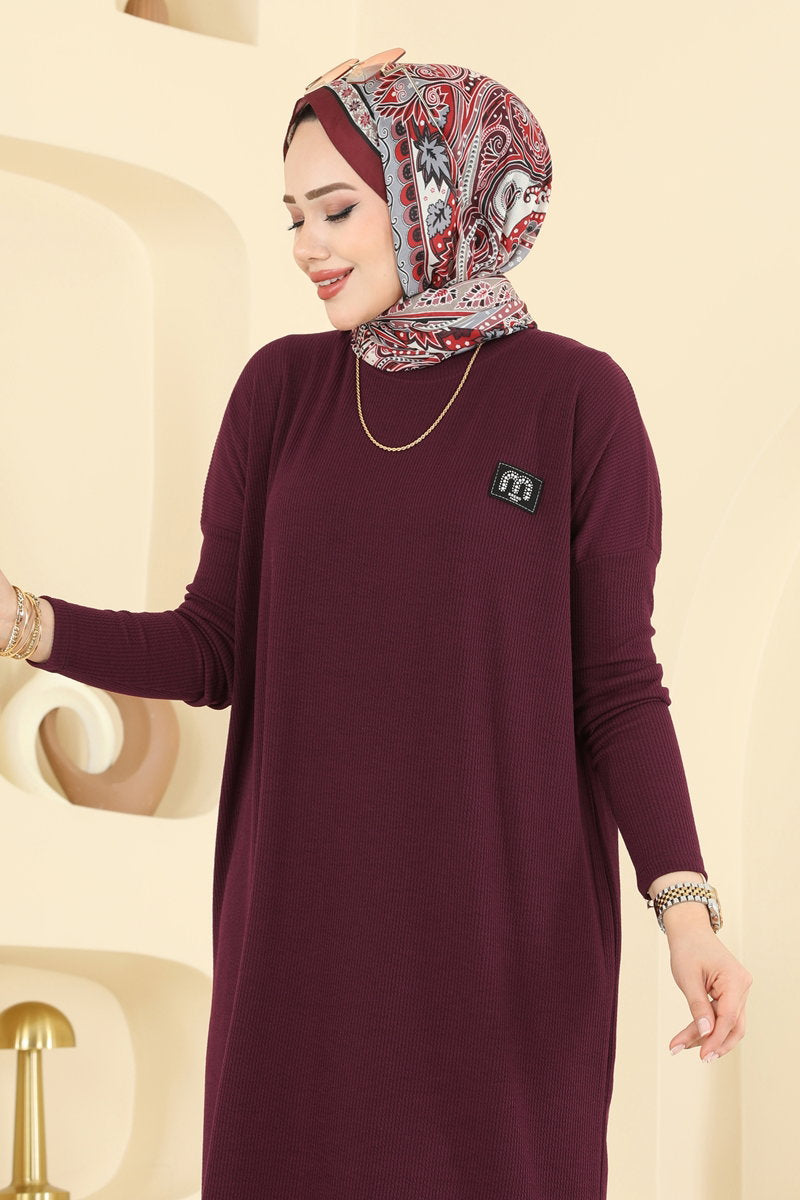 Elegant Twisted Knit Tunic with Emblem - Burgundy