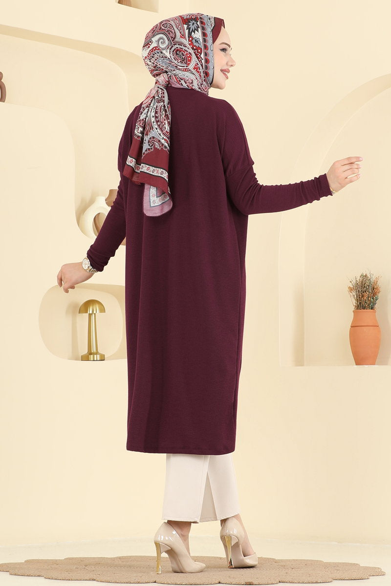 Elegant Twisted Knit Tunic with Emblem - Burgundy