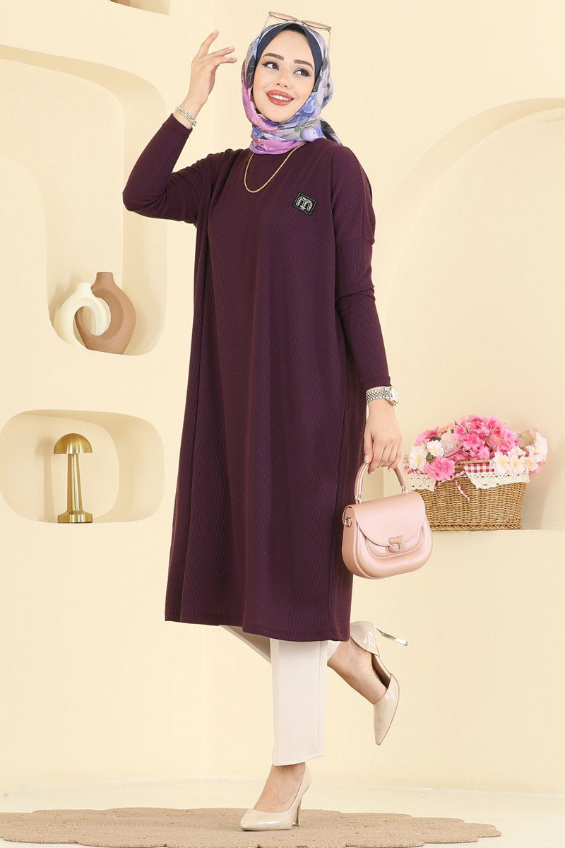 Elegant Twisted Knit Tunic with Emblem - Plum