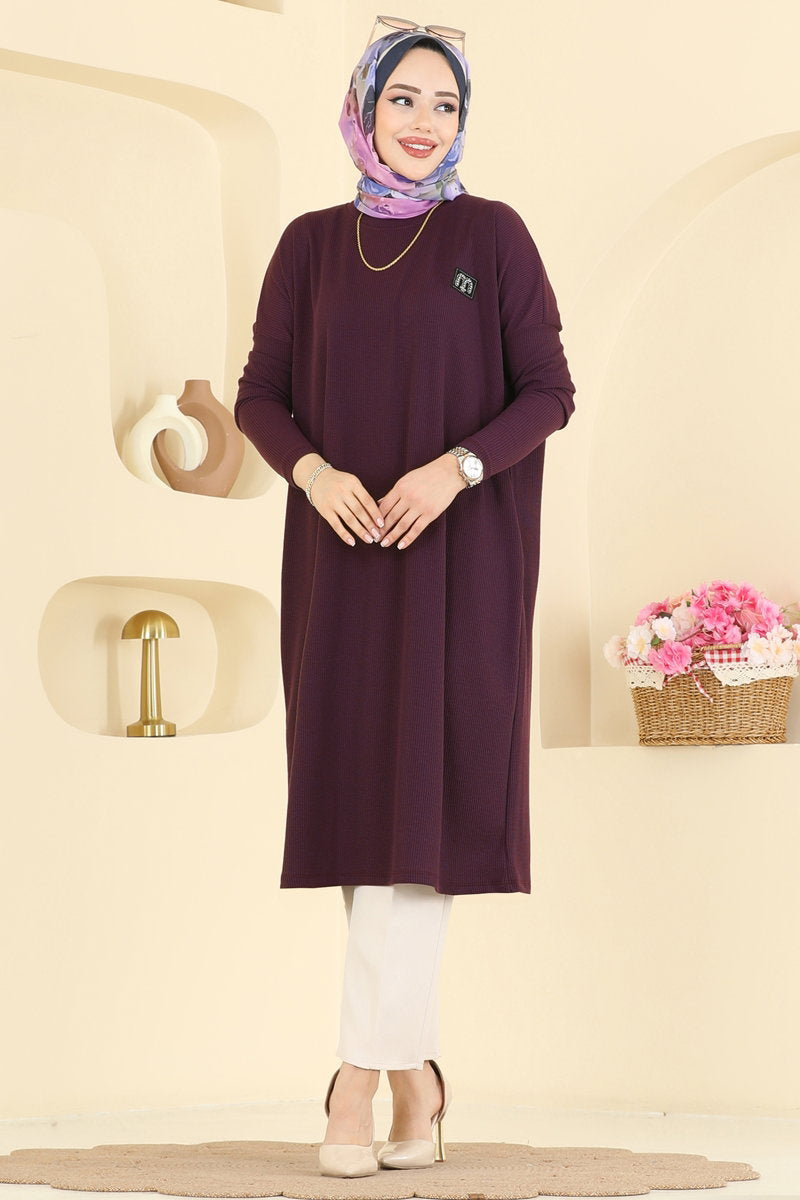 Elegant Twisted Knit Tunic with Emblem - Plum