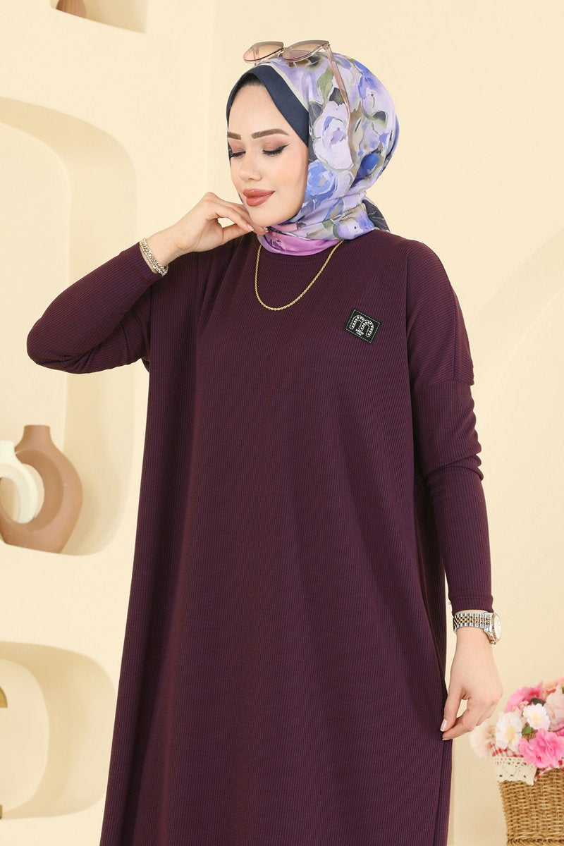 Elegant Twisted Knit Tunic with Emblem - Plum