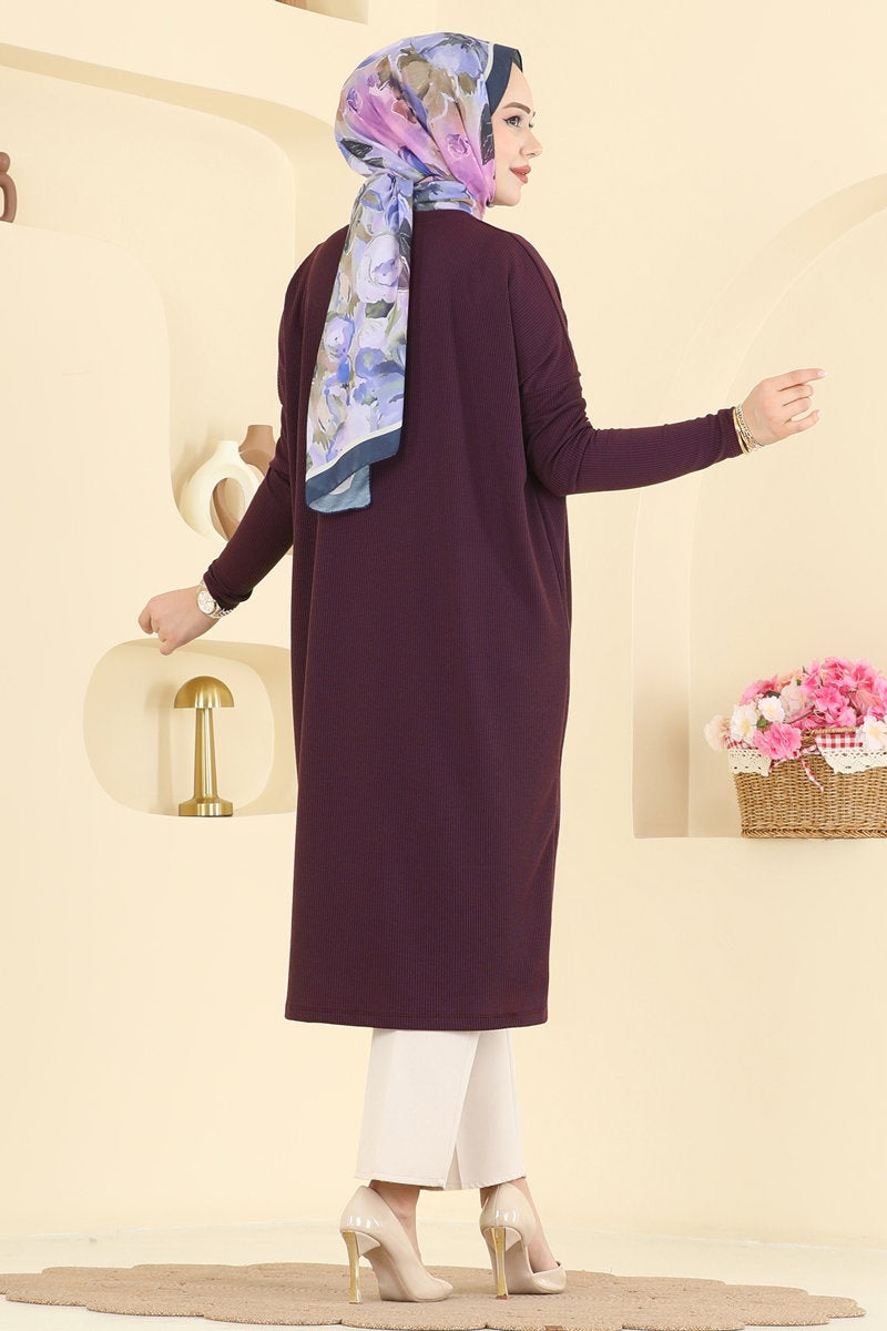 Elegant Twisted Knit Tunic with Emblem - Plum