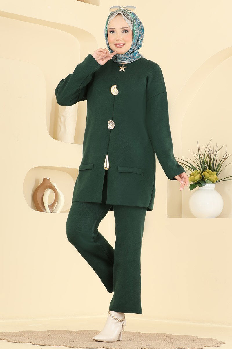 Elegant Two-Piece Knit Set with Buttons - Emerald