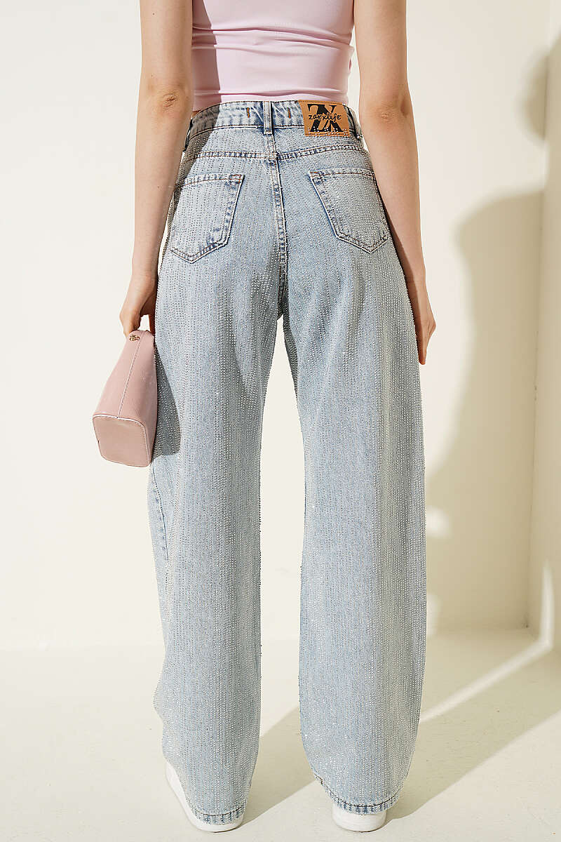 Jeans with Stone Seam Detail - Light Wash