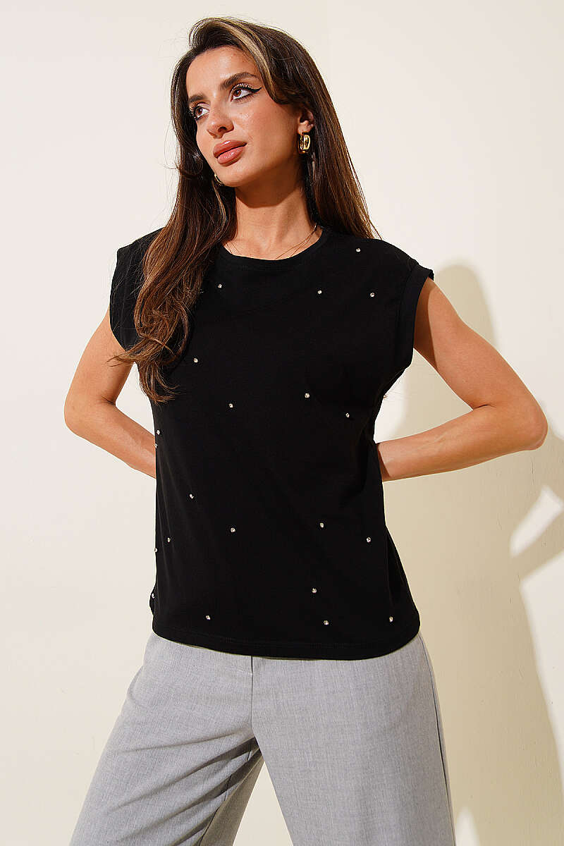 Basic T-Shirt with Stone Detail - Black